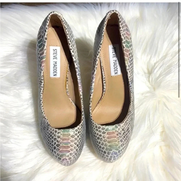STEVE MADDEN NALA IRIDESCENT SNAKE PRINT PLATFORM HEELS SIZE 8 - Picture 7 of 7